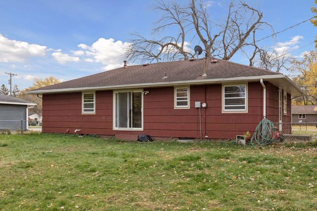 6800 68th Avenue N, Brooklyn Park, MN 55428