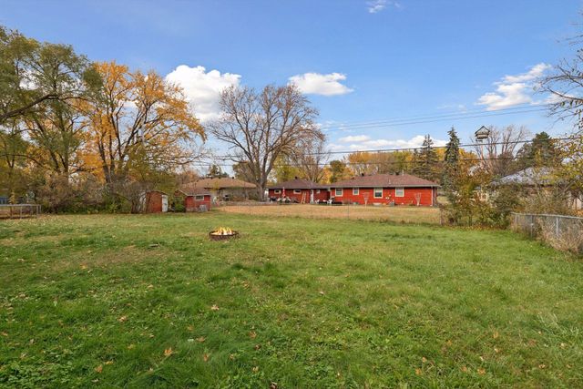 6800 68th Avenue N, Brooklyn Park, MN 55428