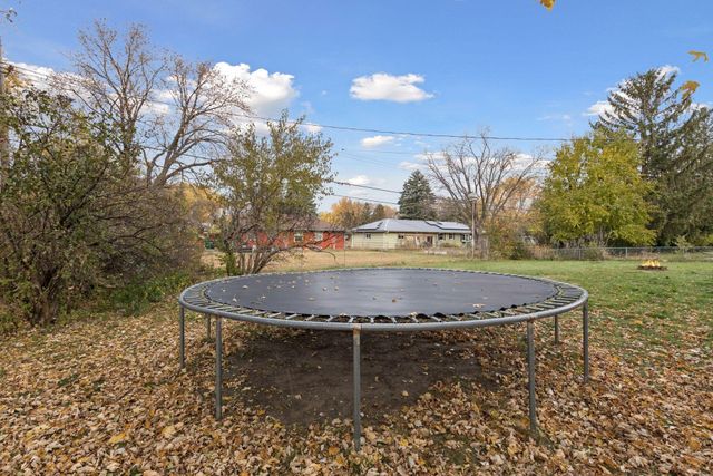 6800 68th Avenue N, Brooklyn Park, MN 55428