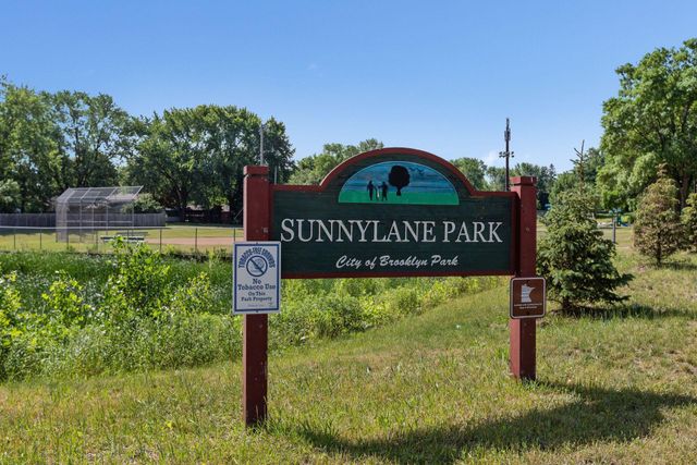 6800 68th Avenue N, Brooklyn Park, MN 55428