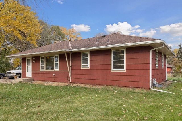 6800 68th Avenue N, Brooklyn Park, MN 55428