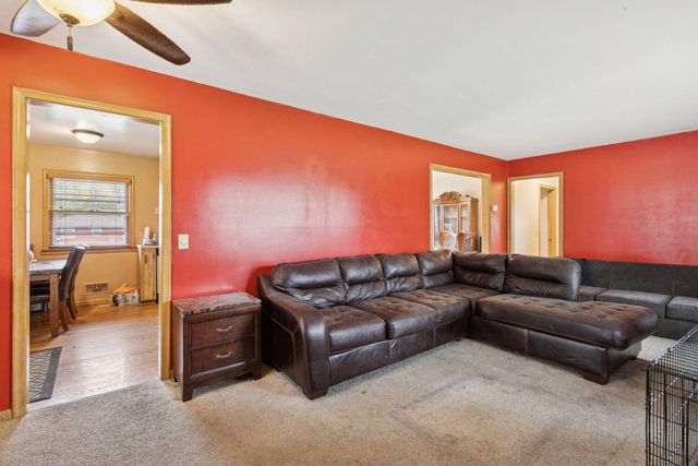 6800 68th Avenue N, Brooklyn Park, MN 55428