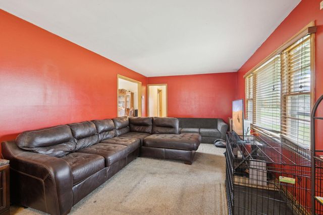 6800 68th Avenue N, Brooklyn Park, MN 55428