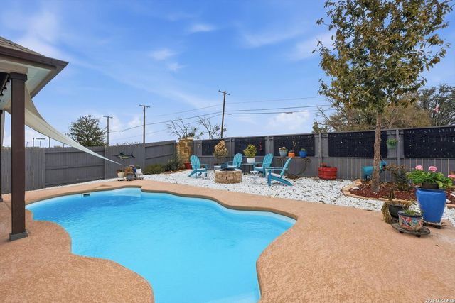 2216 Bluestem, New Braunfels, TX 78132