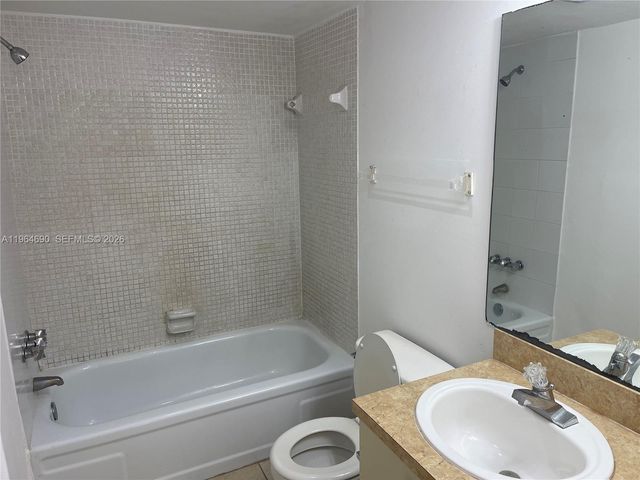 2017 NW 46th Ave A308, Lauderhill, FL 33313