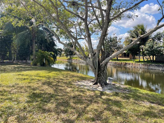 2017 NW 46th Ave A308, Lauderhill, FL 33313