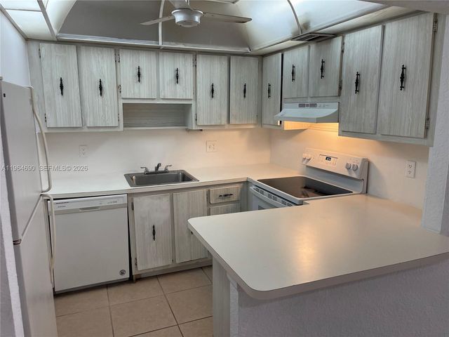 2017 NW 46th Ave A308, Lauderhill, FL 33313