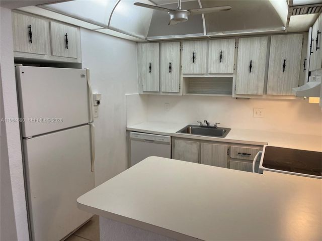 2017 NW 46th Ave A308, Lauderhill, FL 33313