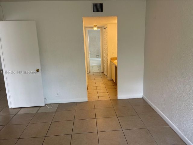 2017 NW 46th Ave A308, Lauderhill, FL 33313