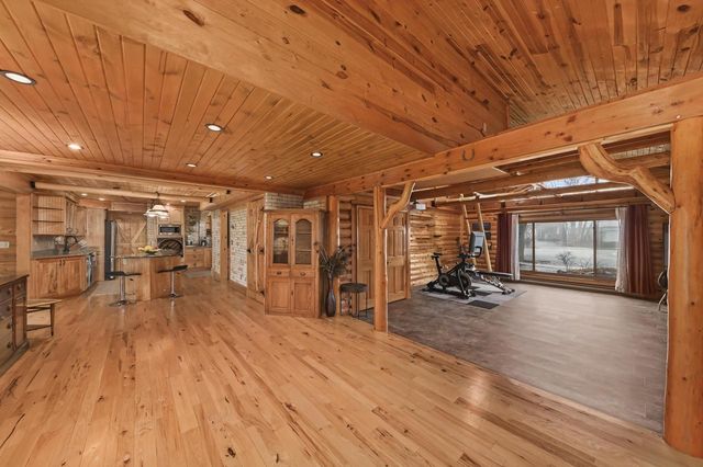 1819 W Holmes COURT, Milwaukee, WI 53221