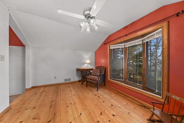 1819 W Holmes COURT, Milwaukee, WI 53221