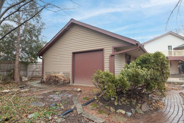 1819 W Holmes COURT, Milwaukee, WI 53221