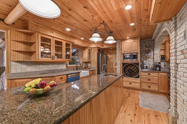 1819 W Holmes COURT, Milwaukee, WI 53221