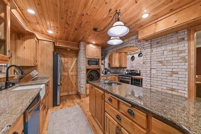 1819 W Holmes COURT, Milwaukee, WI 53221