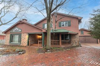 1819 W Holmes COURT, Milwaukee, WI 53221