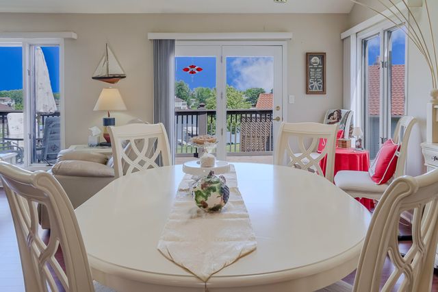 5065 Spinnaker Lane D, Crown Point, IN 46307