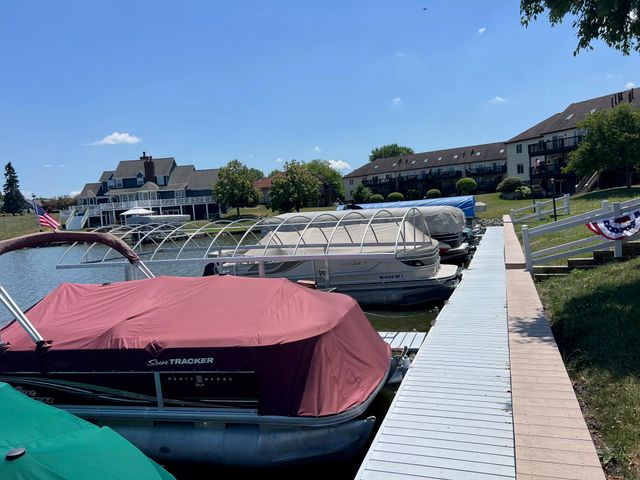 5065 Spinnaker Lane D, Crown Point, IN 46307