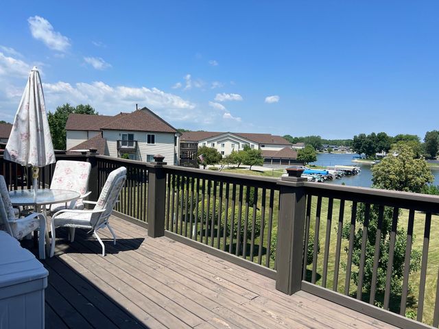 5065 Spinnaker Lane D, Crown Point, IN 46307