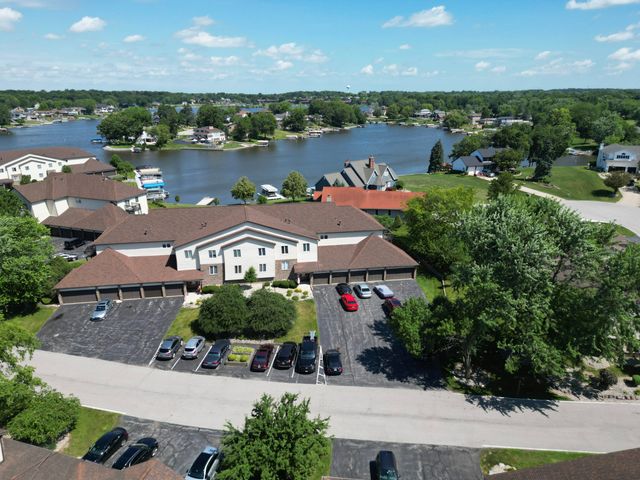 5065 Spinnaker Lane D, Crown Point, IN 46307