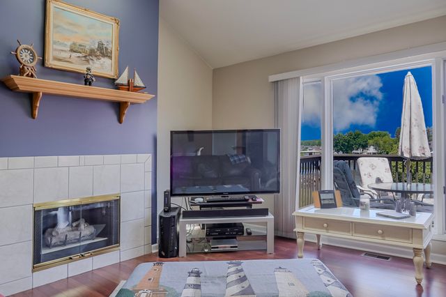 5065 Spinnaker Lane D, Crown Point, IN 46307