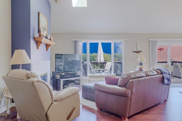 5065 Spinnaker Lane D, Crown Point, IN 46307