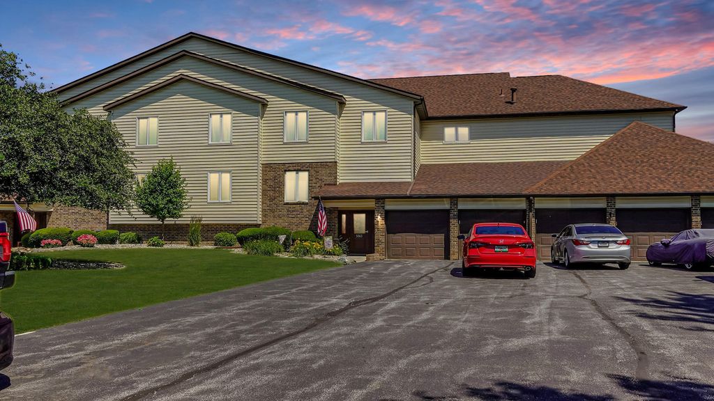 5065 Spinnaker Lane D, Crown Point, IN 46307