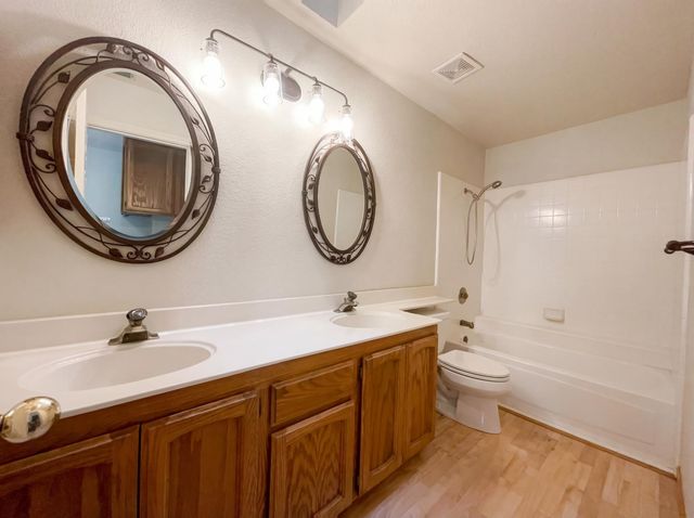 155 Bittercreek Dr, Folsom, CA 95630