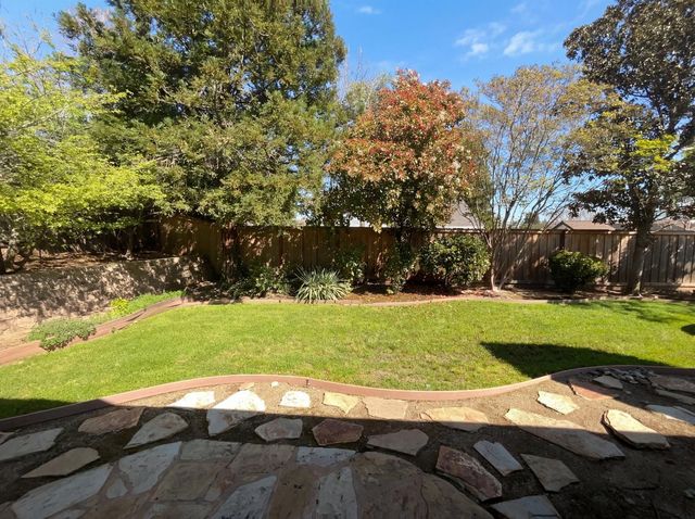 155 Bittercreek Dr, Folsom, CA 95630