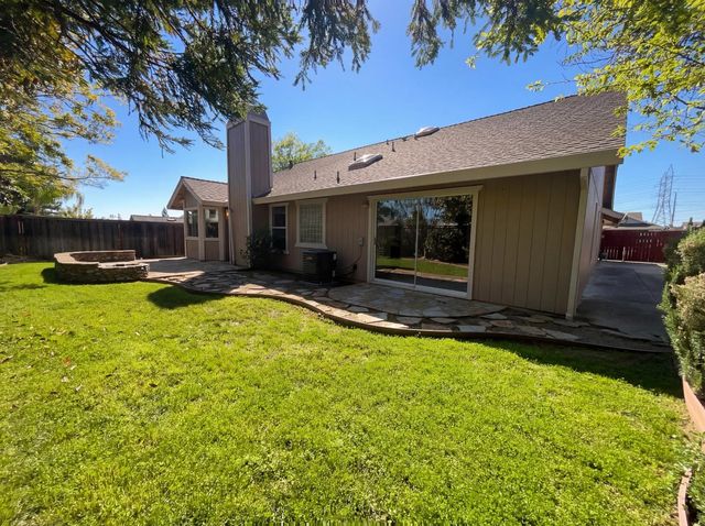 155 Bittercreek Dr, Folsom, CA 95630