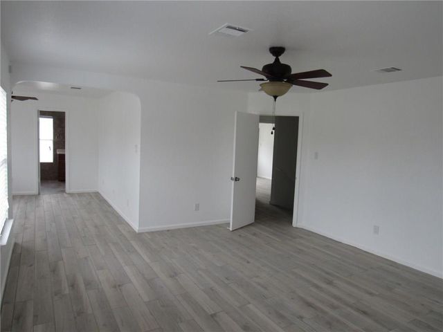 2107 Deer Creek TRL, Round Rock, TX 78665