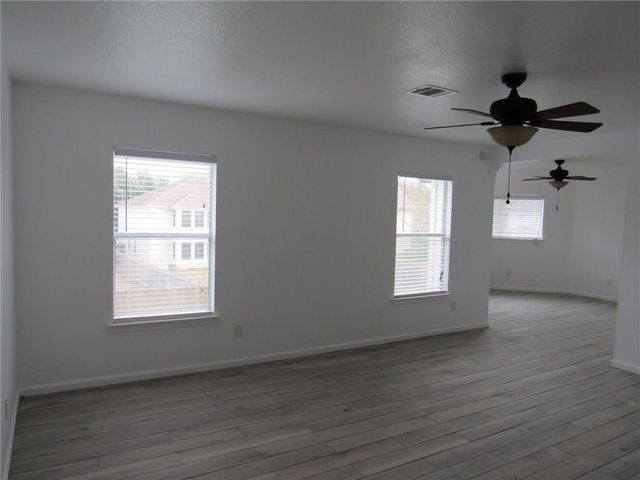 2107 Deer Creek TRL, Round Rock, TX 78665