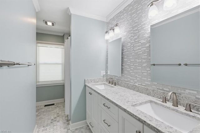 1321 Paramore DR, Virginia Beach, VA 23454