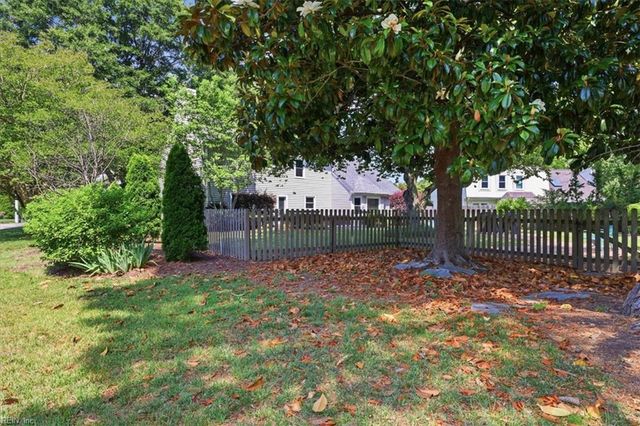 1321 Paramore DR, Virginia Beach, VA 23454