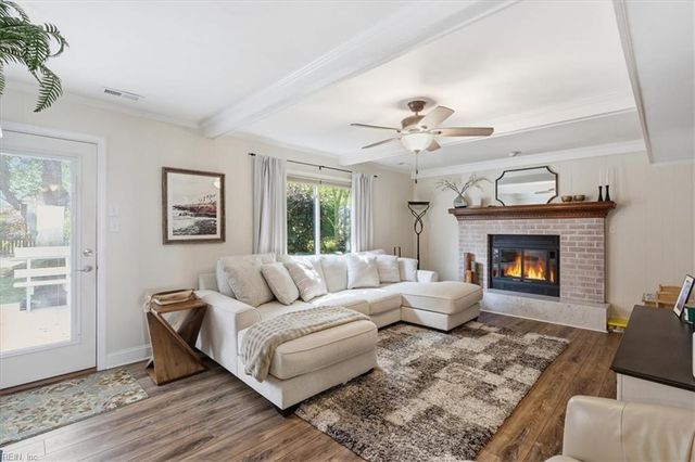 1321 Paramore DR, Virginia Beach, VA 23454