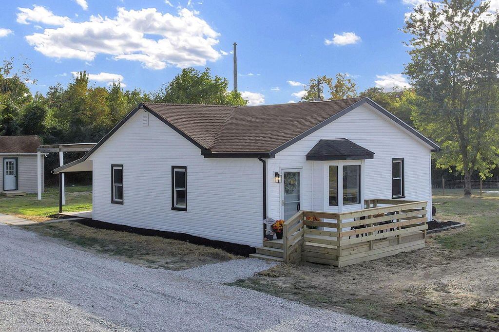 7241 State Route 56 E, Circleville, OH 43113