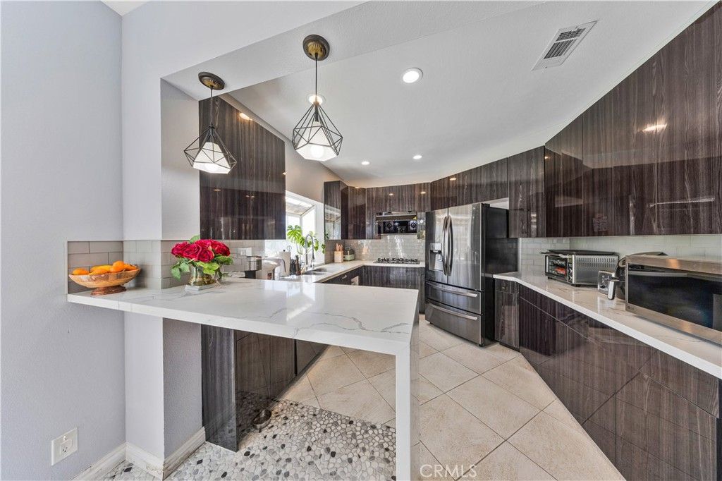 Image 13 of property listing at 11678 Sienna Dr, Rancho Cucamonga, CA 91701