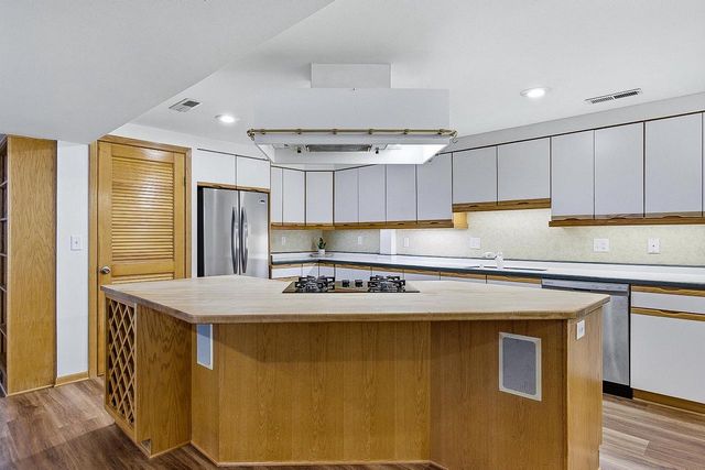 3231 Freeway Court, Mcfarland, WI 53558