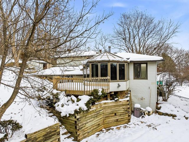 3231 Freeway Court, Mcfarland, WI 53558