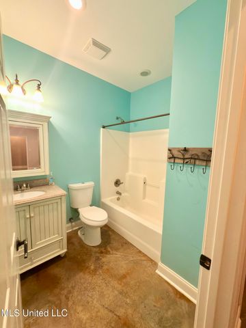 300 Deer Hollow Road, Grenada, MS 38901