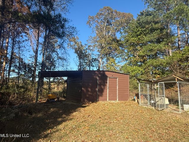 300 Deer Hollow Road, Grenada, MS 38901