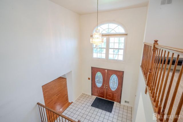 4 Chipwood Lane, North Brunswick, NJ 08902