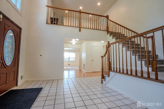 4 Chipwood Lane, North Brunswick, NJ 08902