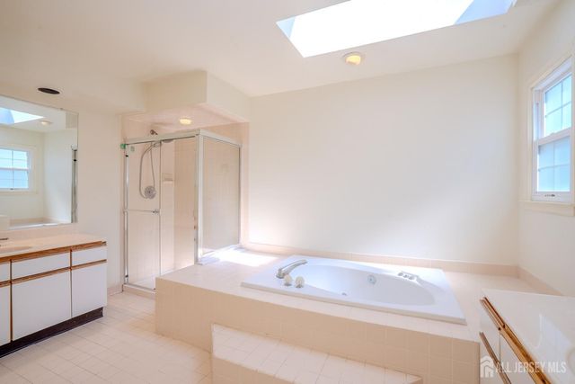 4 Chipwood Lane, North Brunswick, NJ 08902