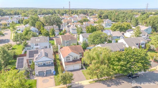 4 Chipwood Lane, North Brunswick, NJ 08902