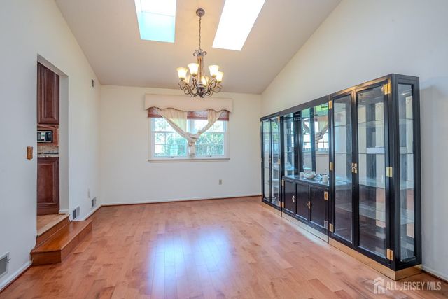 4 Chipwood Lane, North Brunswick, NJ 08902