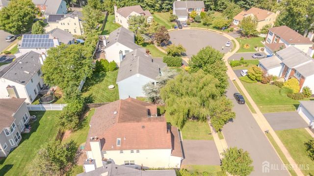 4 Chipwood Lane, North Brunswick, NJ 08902