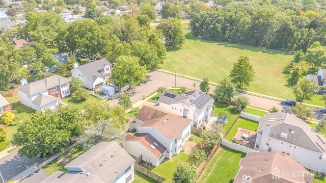 4 Chipwood Lane, North Brunswick, NJ 08902
