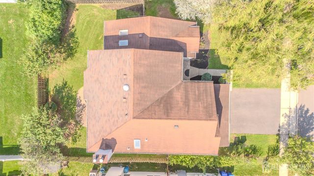 4 Chipwood Lane, North Brunswick, NJ 08902