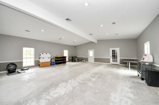 129 County Road 3470 N, Cleveland, TX 77327