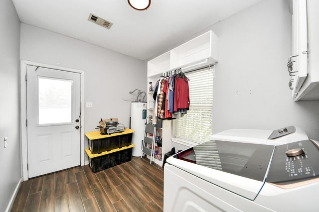 129 County Road 3470 N, Cleveland, TX 77327